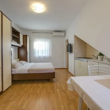 Cera * Vodnjan